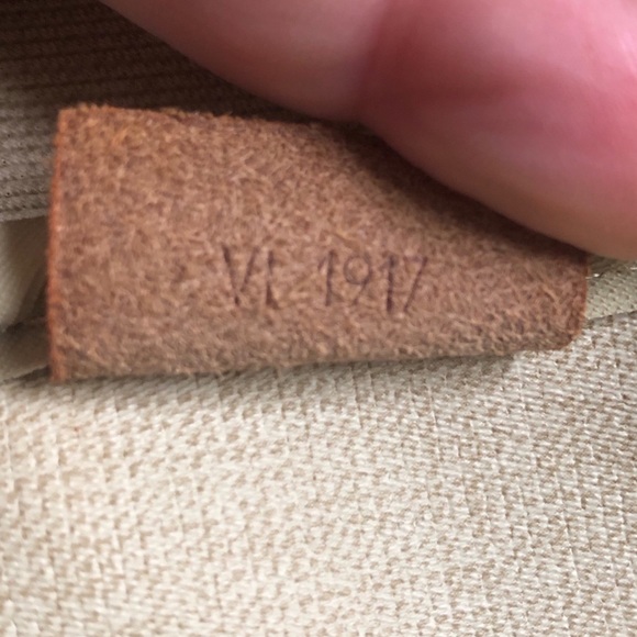 LOUIS VUITTON Deauville LV Monogram Top Handle Doctor’s Weekend Bag 35cm - Picture 16 of 17